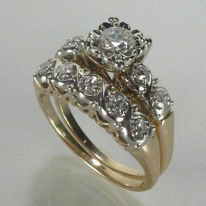 Vintage Gold Ring with Glitter