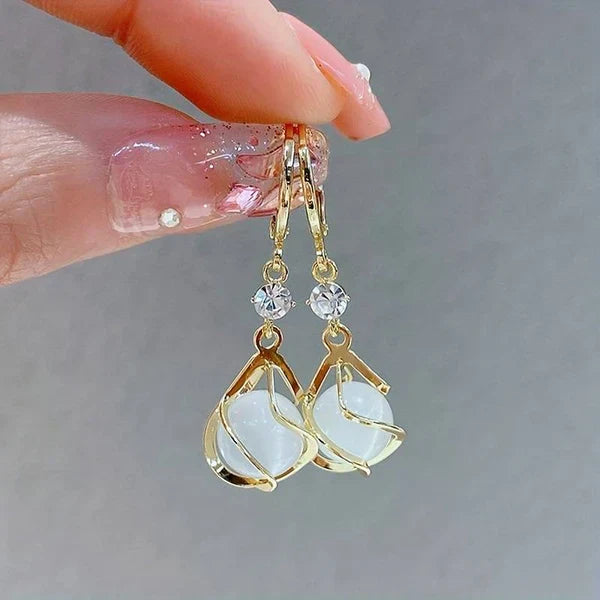1+1 Offer: Vintage Gold Ring with Natural Pattern + Vintage White Opal Dangling Golden Earrings