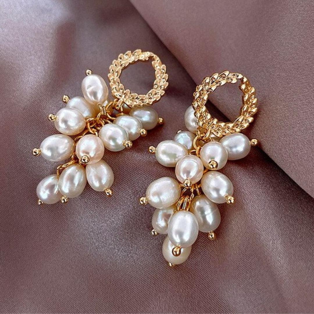 Luxury Earrings with Gold-Linked Pearls