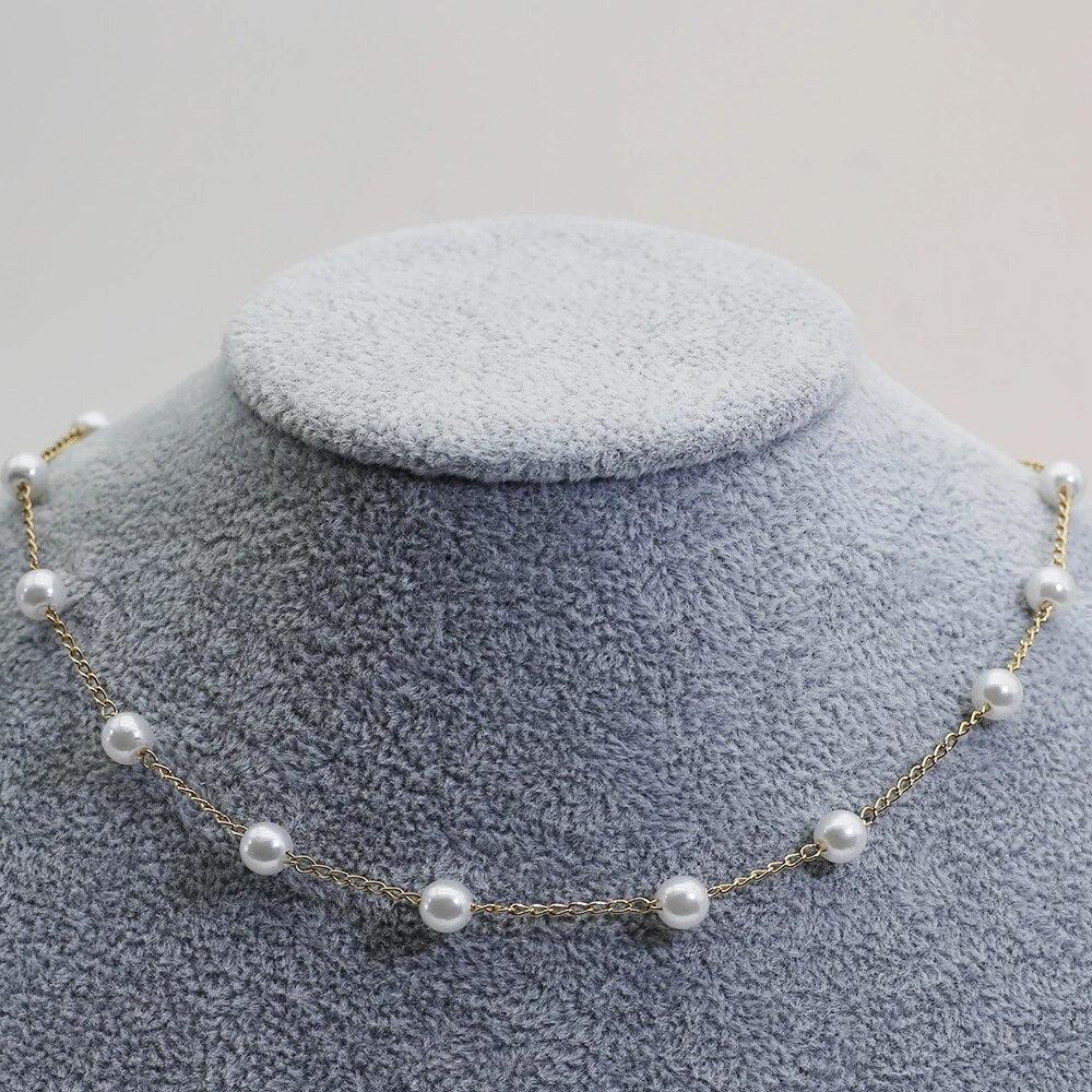 Pearl Necklace in Gold