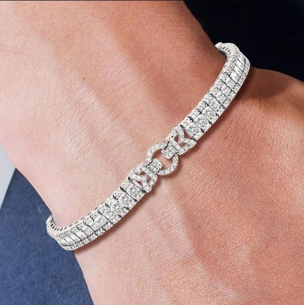 1+1 Offer: Elegant Shiny Necklace with Pearls Made of Silver + Emerald Cut White Sapphire Bracelet