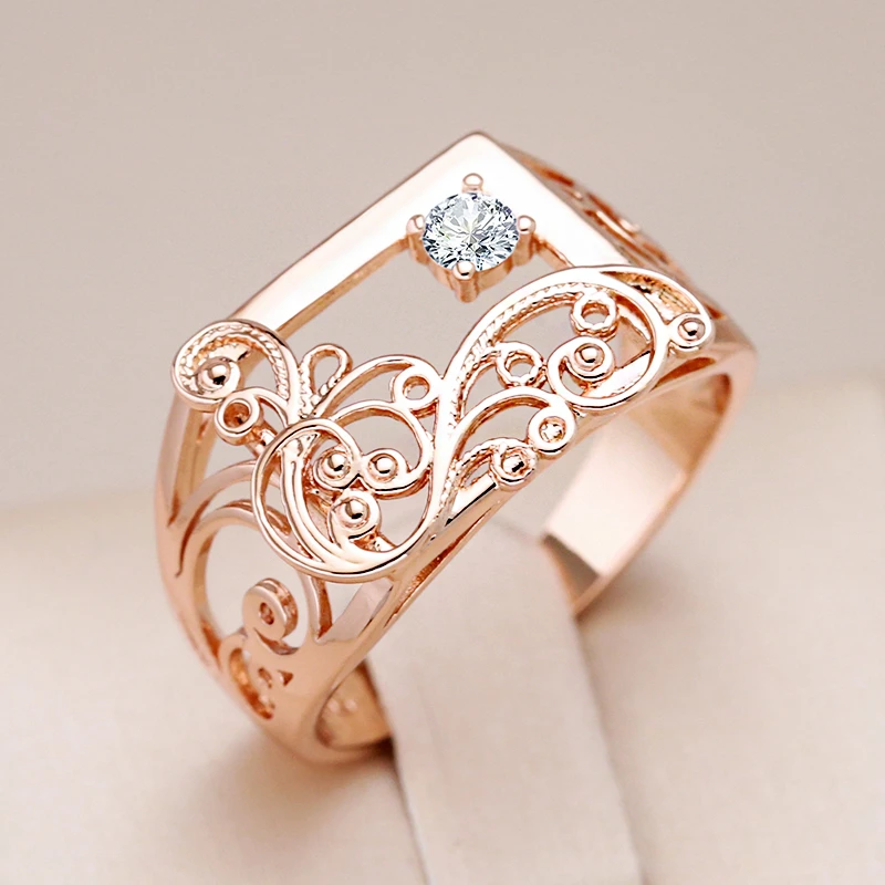 Ring with Inlaid Zirconia Made of Gold