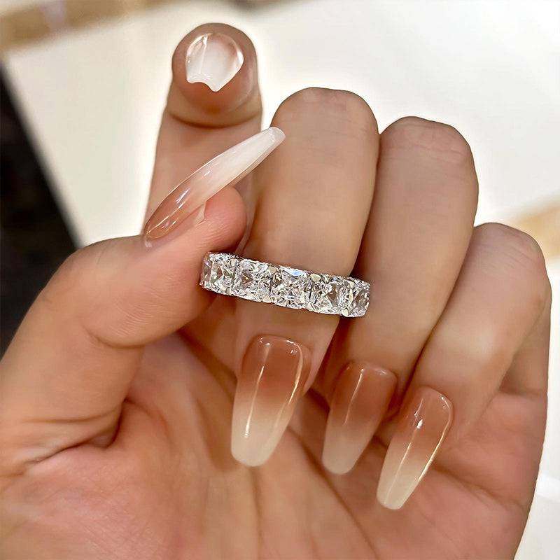 Luxurious Cushion Cut Wedding Ring For Women